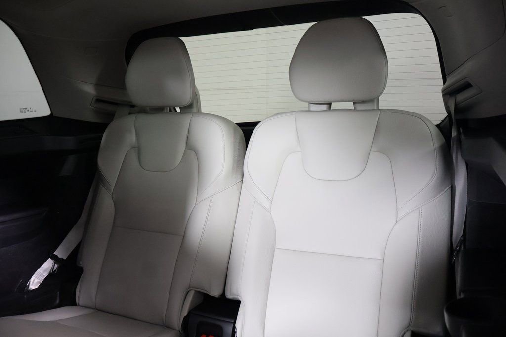 Used 2021 Volvo XC90 T6 Momentum w/ Climate Package AWD/4WD image 12