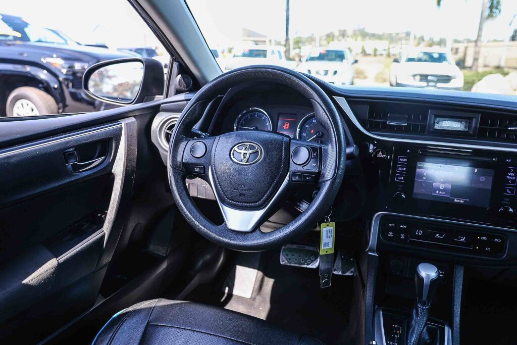 Used 2019 Toyota Corolla LE w/ Carpet Mat Package (TMS) FWD image 5