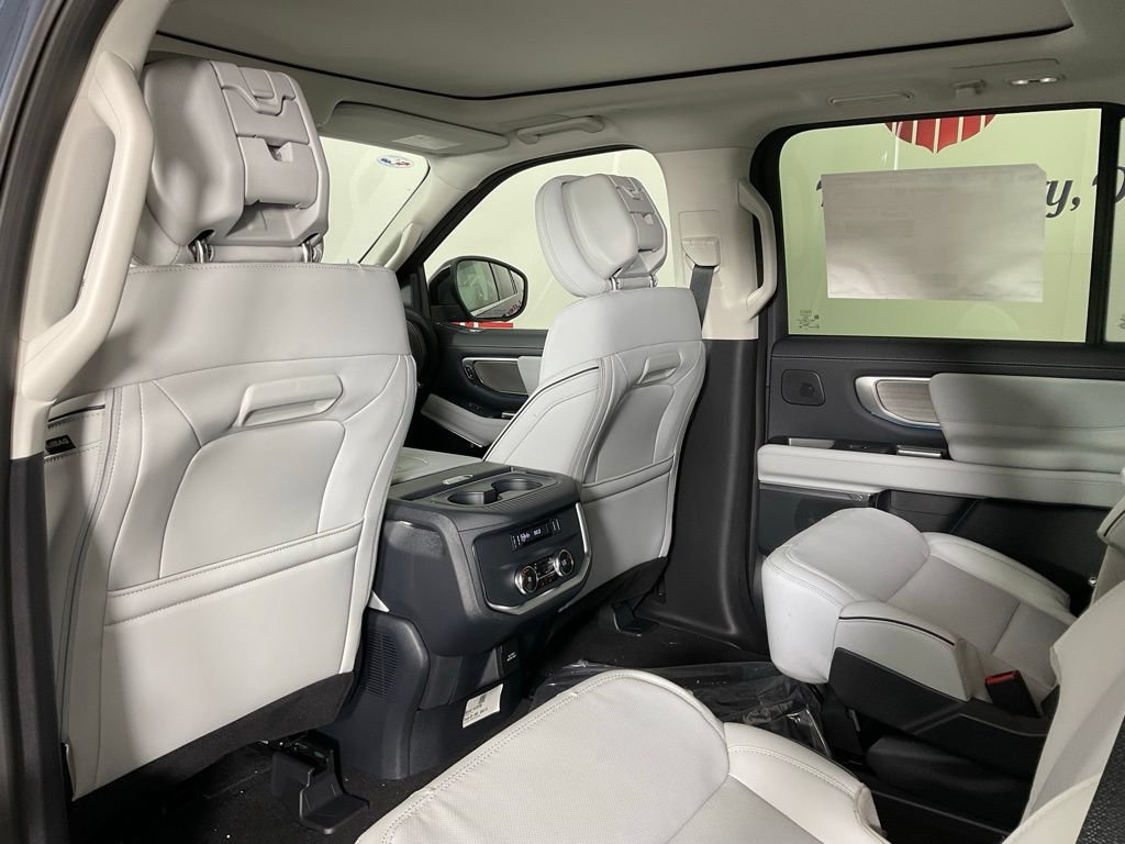 New 2027 Ford Expedition Platinum w/ Platinum Ultimate Package AWD/4WD image 15