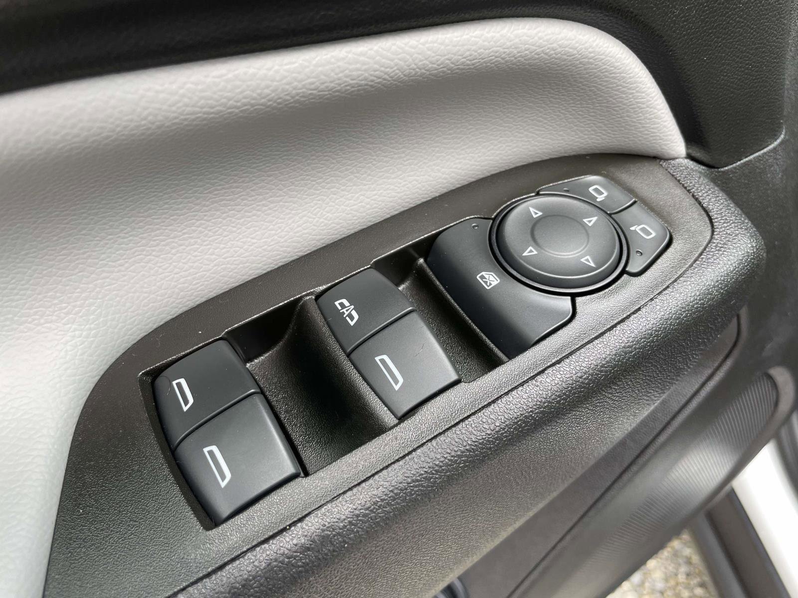 Used 2024 Chevrolet Equinox LT w/ Driver Convenience Package image 6