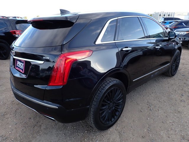 Used 2017 Cadillac XT5 Platinum w/ Driver Assist Package AWD/4WD image 4