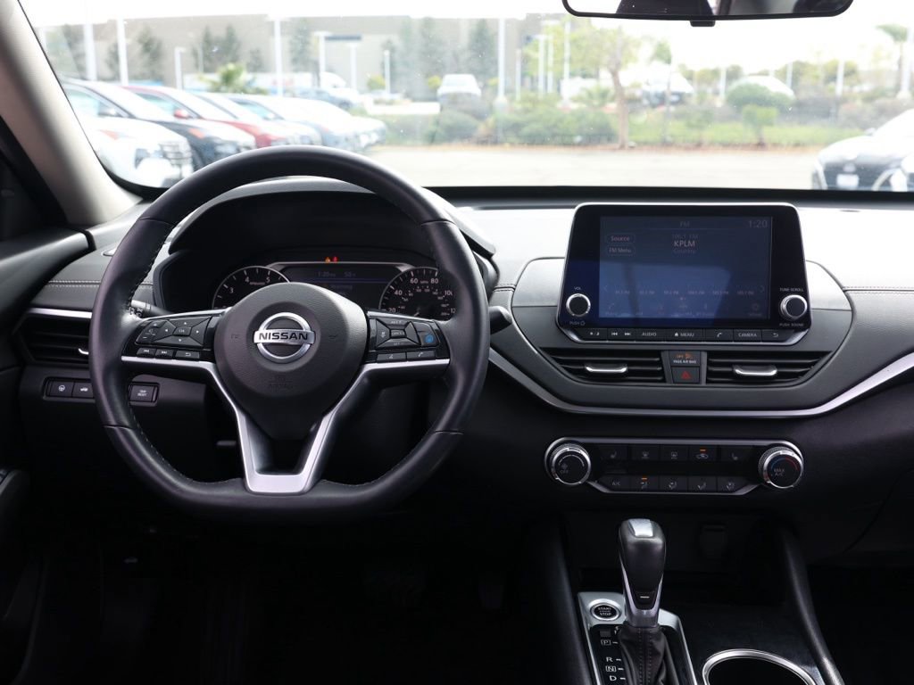 Used 2021 Nissan Altima 2.5 SV w/ SV Premium Package image 21