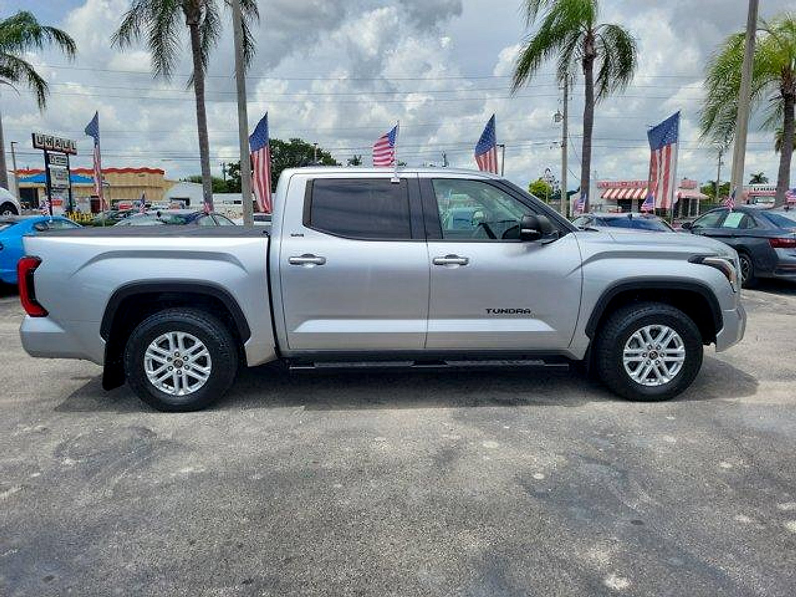 Used 2022 Toyota Tundra SR5 w/ SR5 Premium Package AWD/4WD image 8