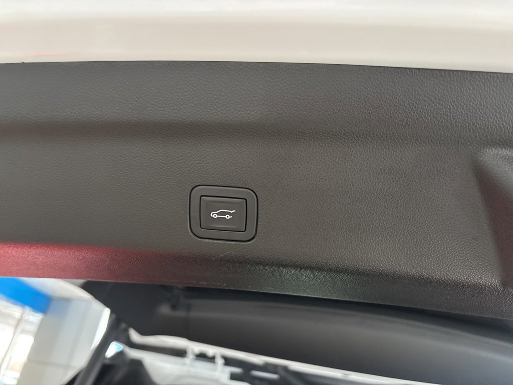 Used 2025 GMC Yukon Denali image 38