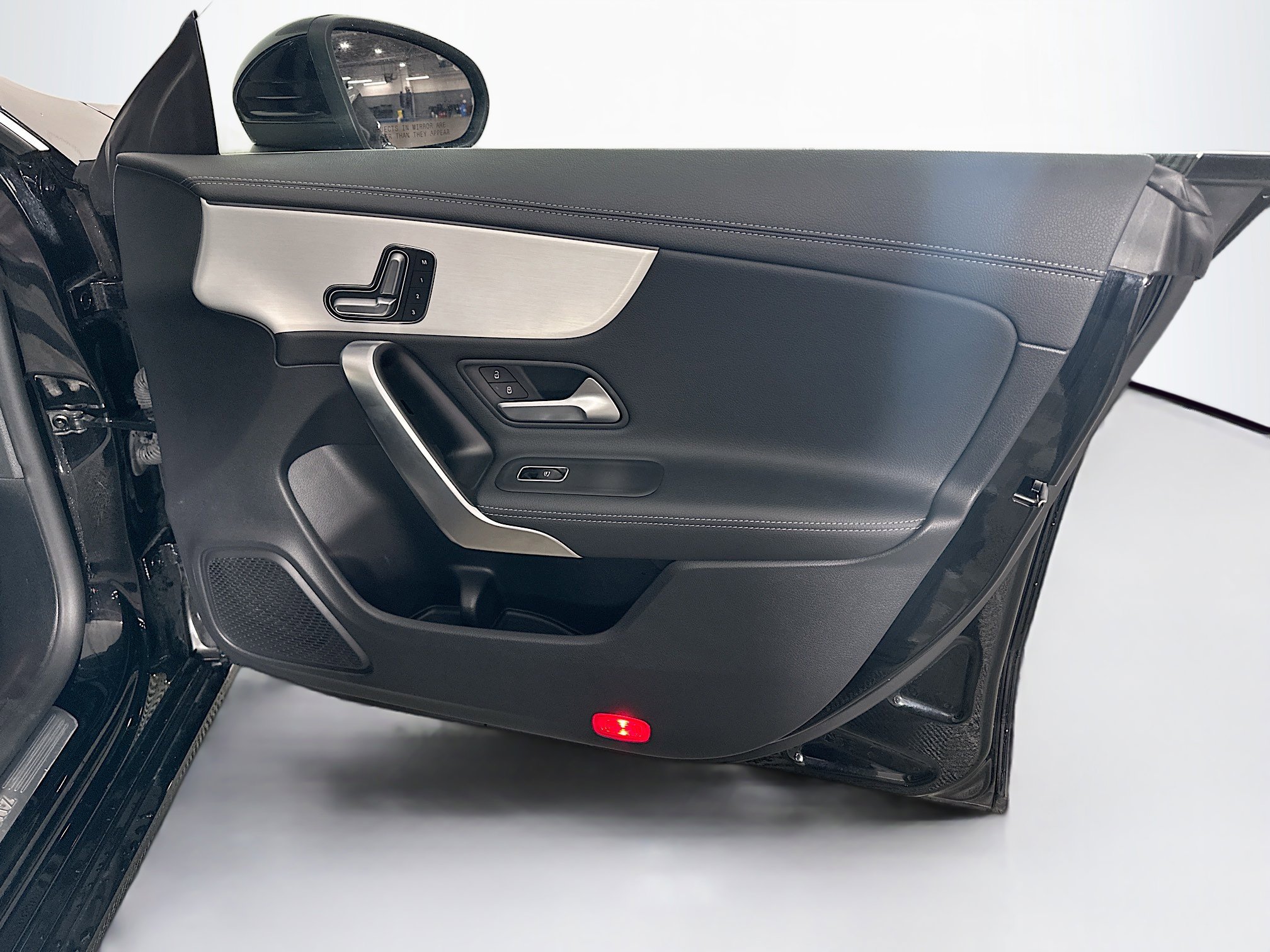 Used 2025 Mercedes-Benz CLA 250 image 32