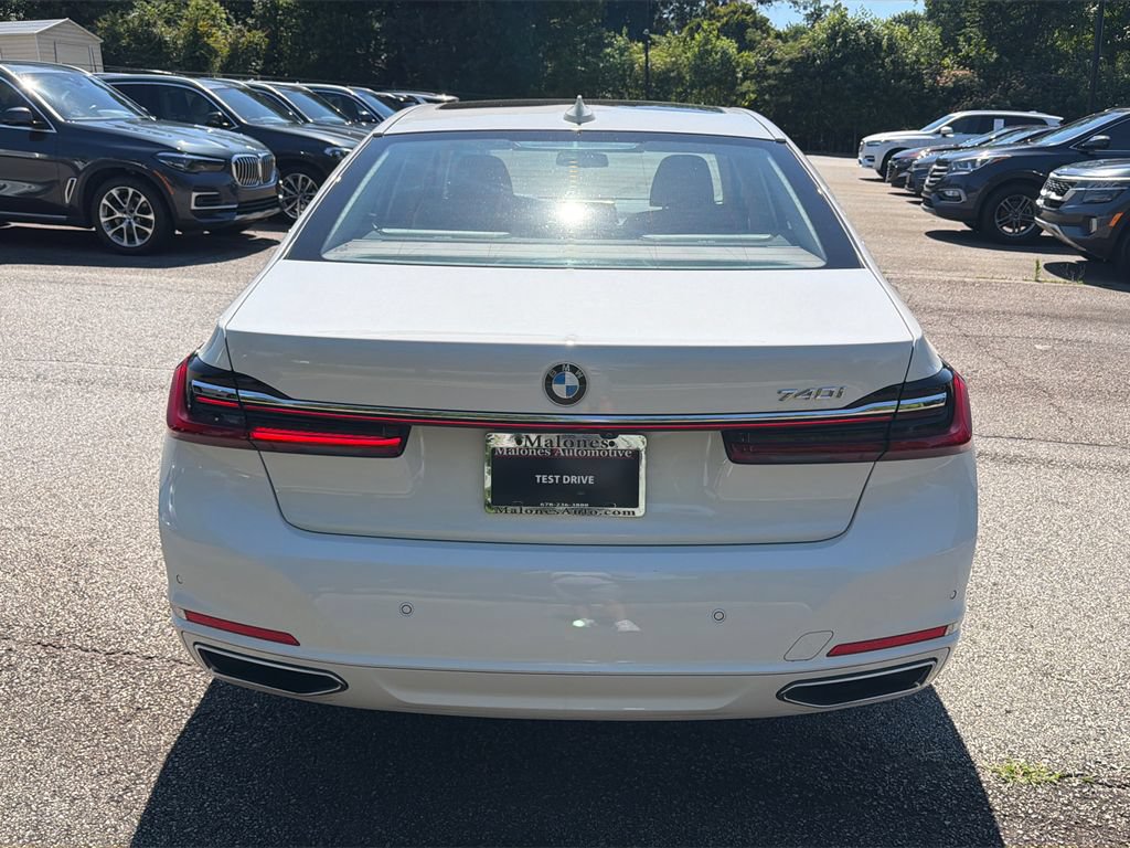 Used 2022 BMW 740i w/ Premium Package RWD image 6