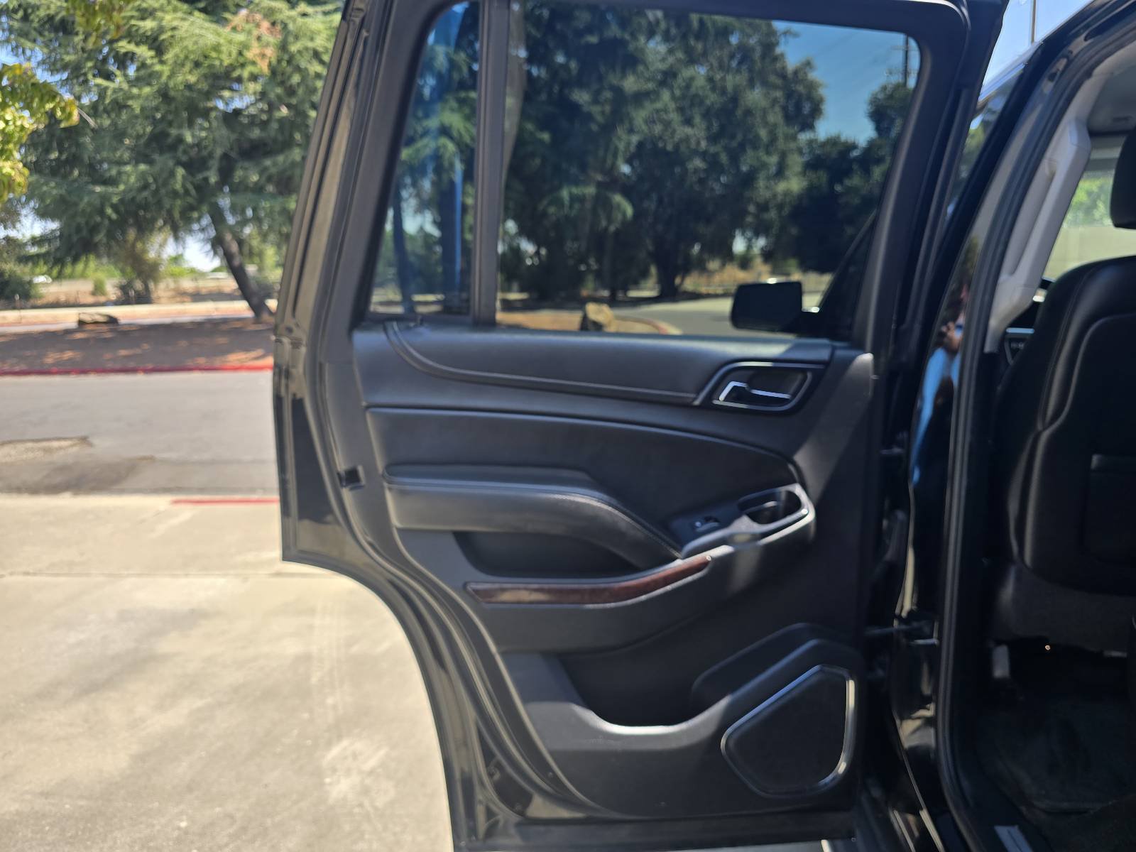 Used 2015 GMC Yukon SLT AWD/4WD image 9