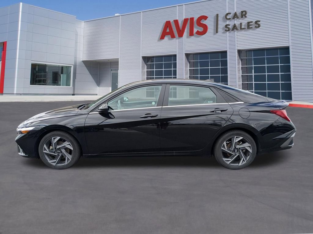 Used 2025 Hyundai Elantra SEL image 10