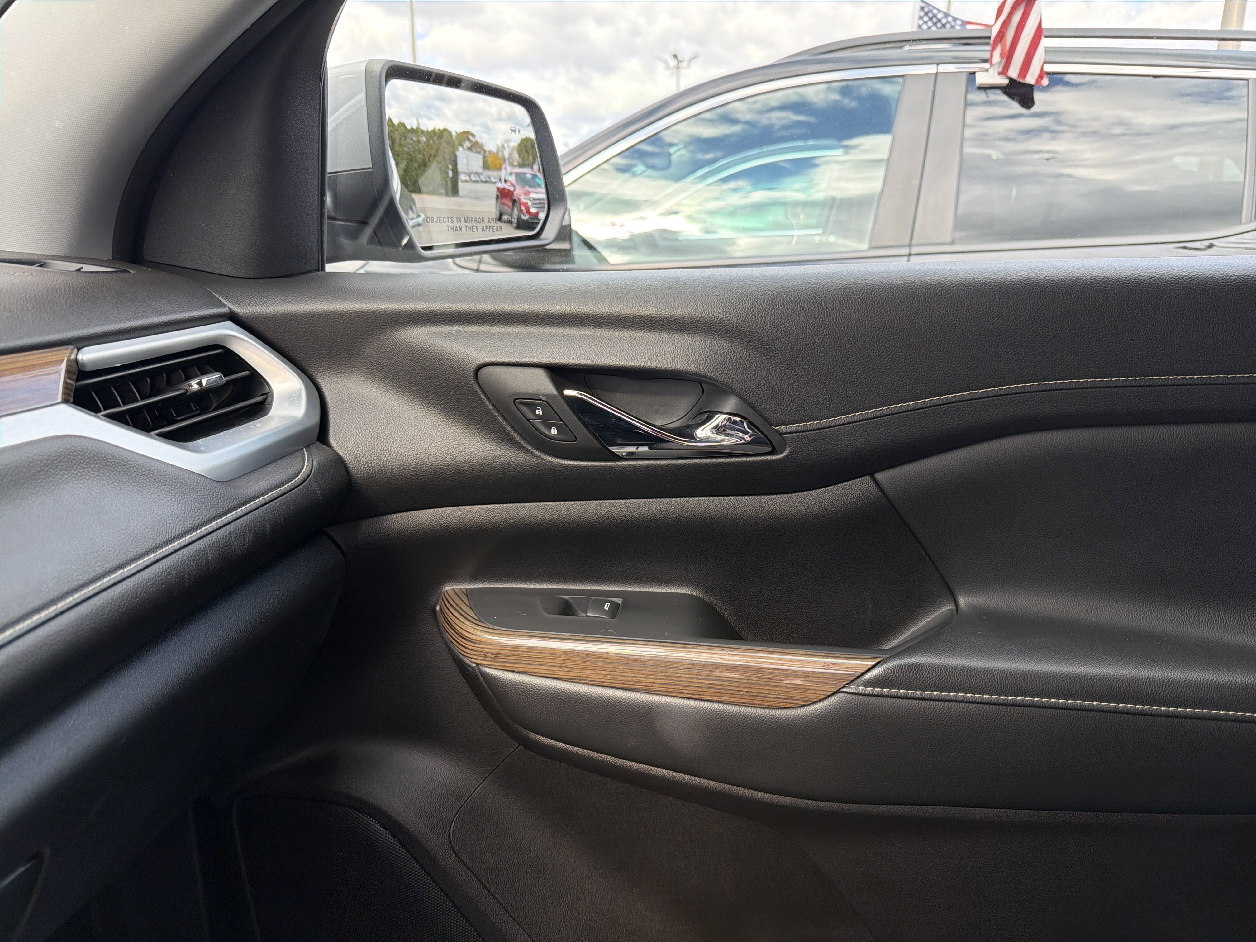 Certified 2023 GMC Acadia SLE image 21