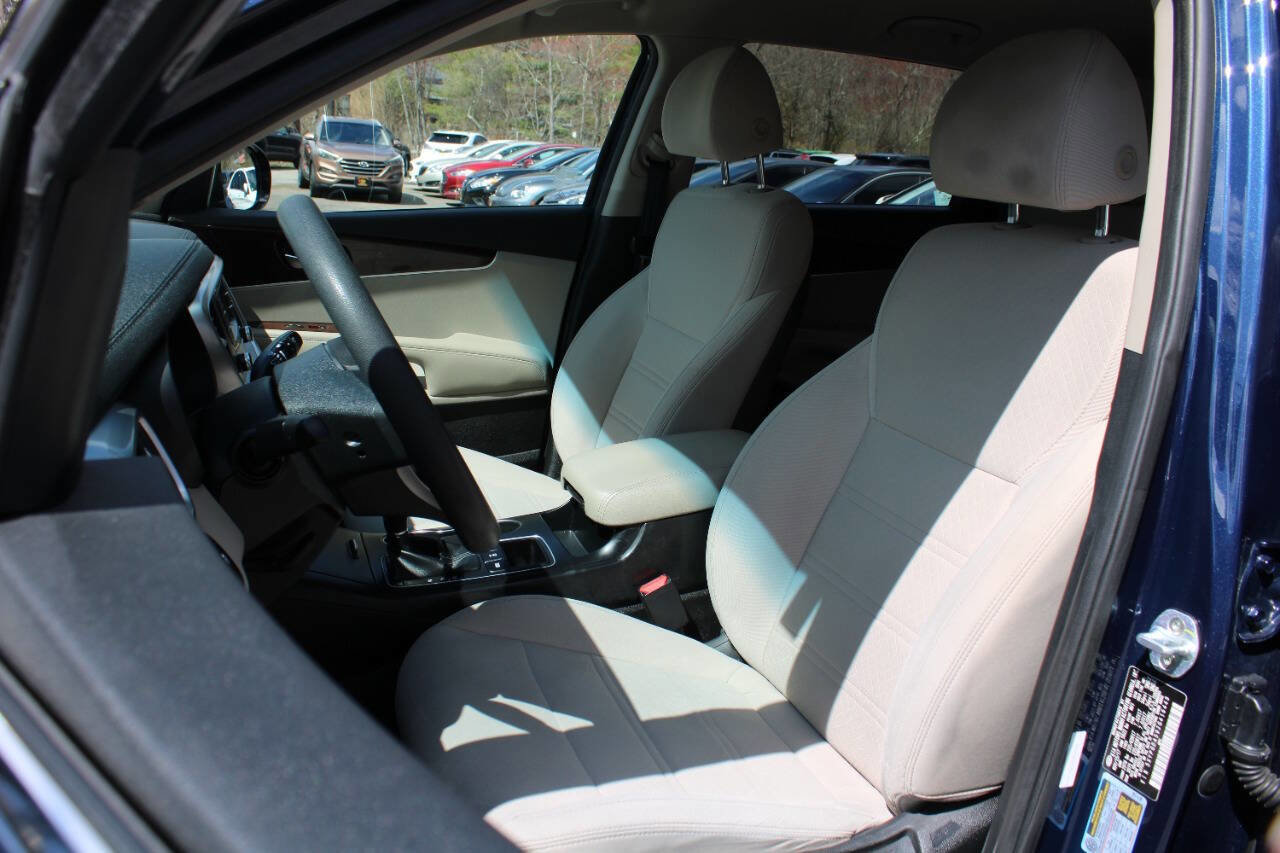 Used 2018 Kia Sorento LX image 23