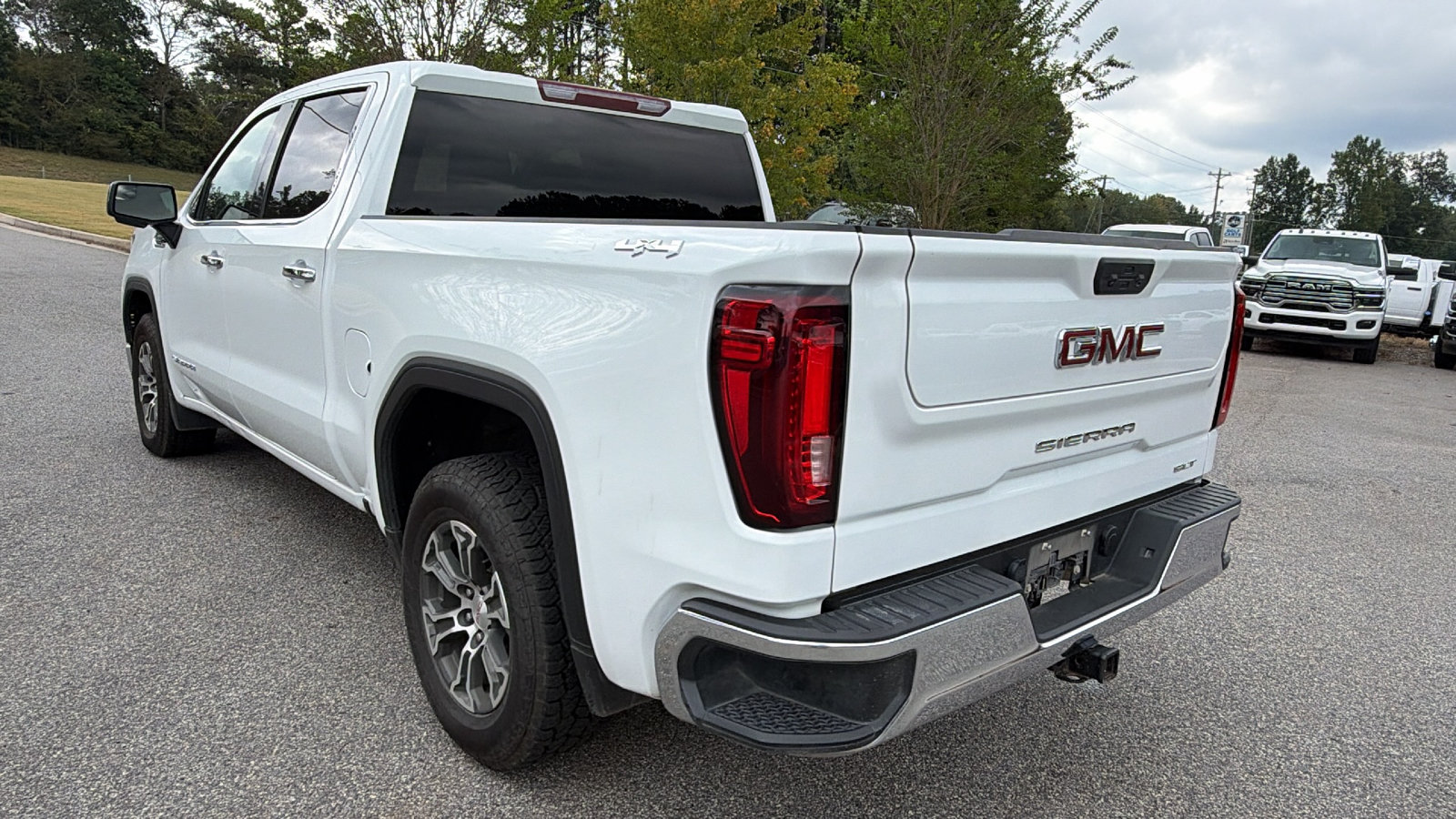 Used 2025 GMC Sierra 1500 SLT AWD/4WD image 10