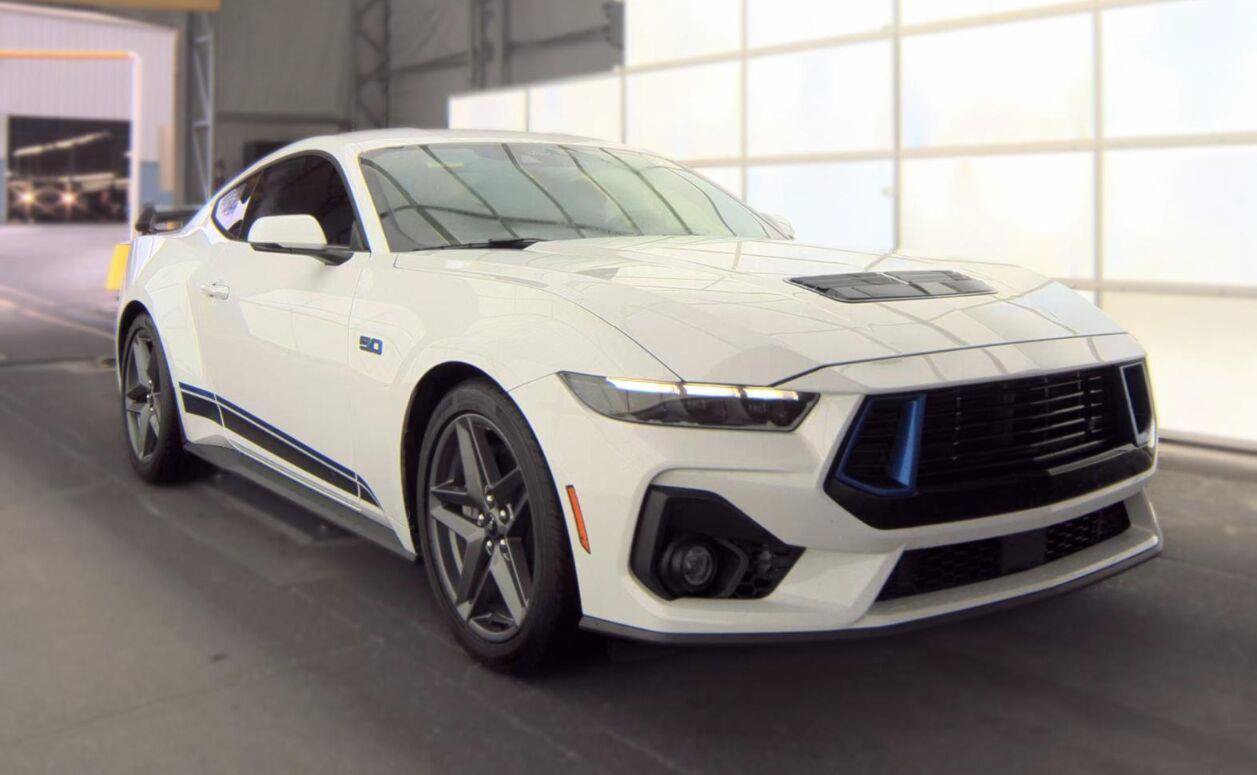 Used 2024 Ford Mustang GT Premium RWD image 17