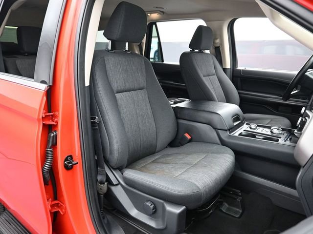 Used 2024 Ford Expedition XLT image 28