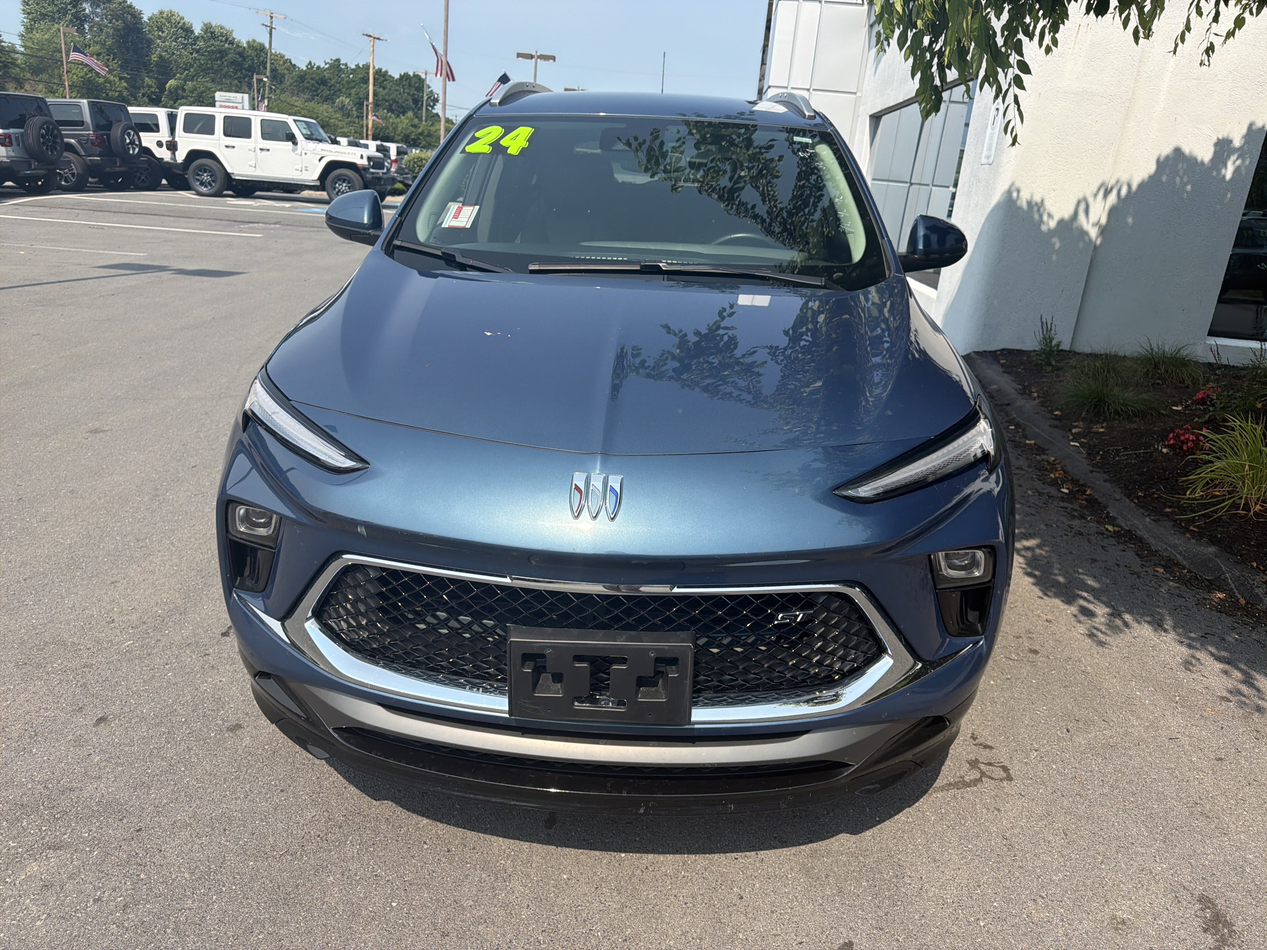 Used 2024 Buick Encore GX Sport Touring AWD/4WD image 9