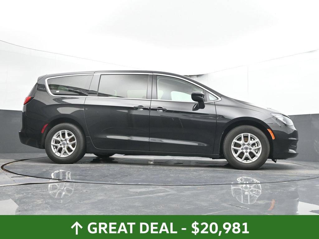 Used 2023 Chrysler Voyager LX FWD image 48