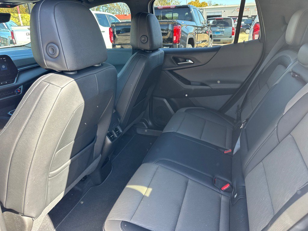 Used 2025 Chevrolet Equinox LT w/ Convenience Package II image 10