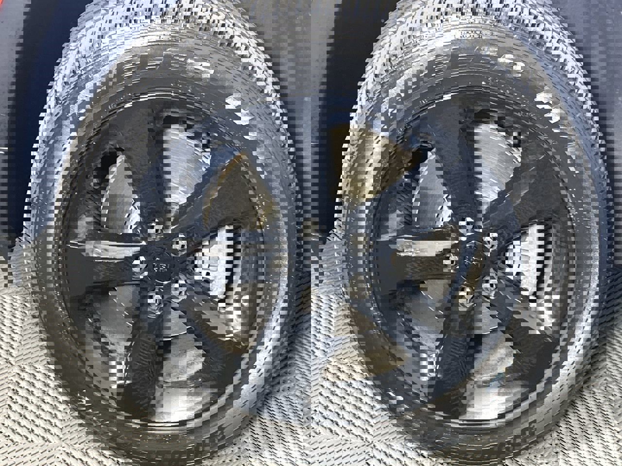 Used 2023 Jeep Grand Cherokee L Laredo image 9