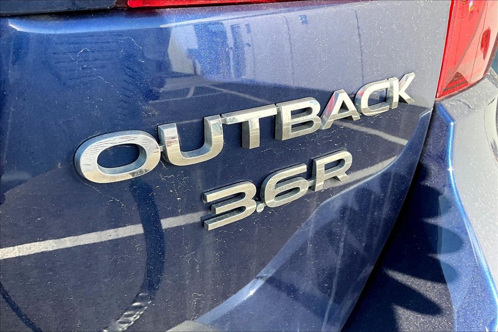 Used 2017 Subaru Outback 3.6R Limited AWD/4WD image 24