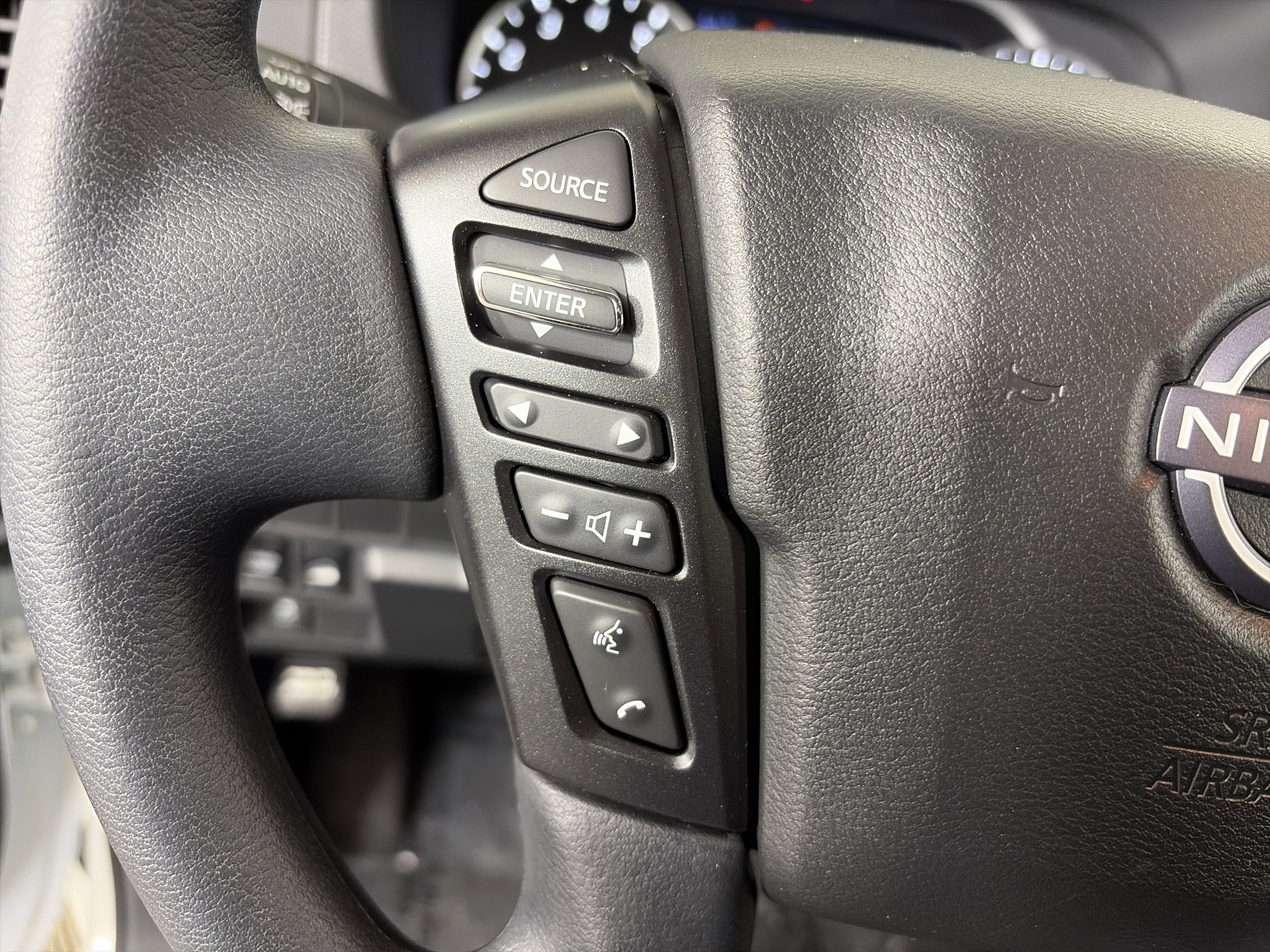 Used 2024 Nissan Frontier SV w/ Technology Package image 27