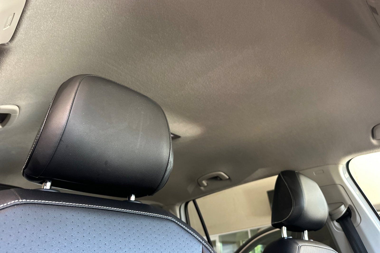 Used 2022 Volkswagen Tiguan SE FWD image 18