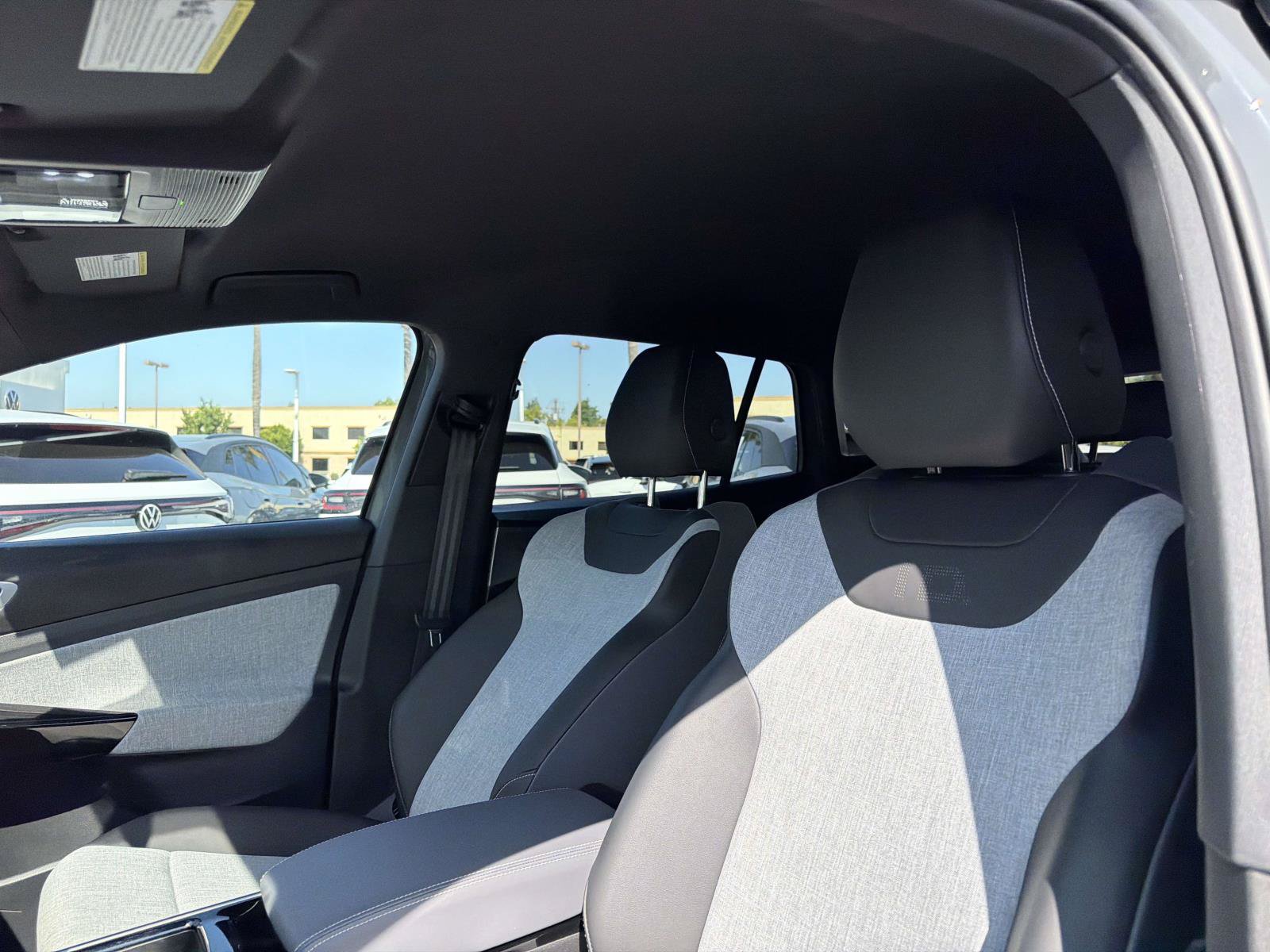 Certified 2025 Volkswagen ID.4 Pro RWD image 15