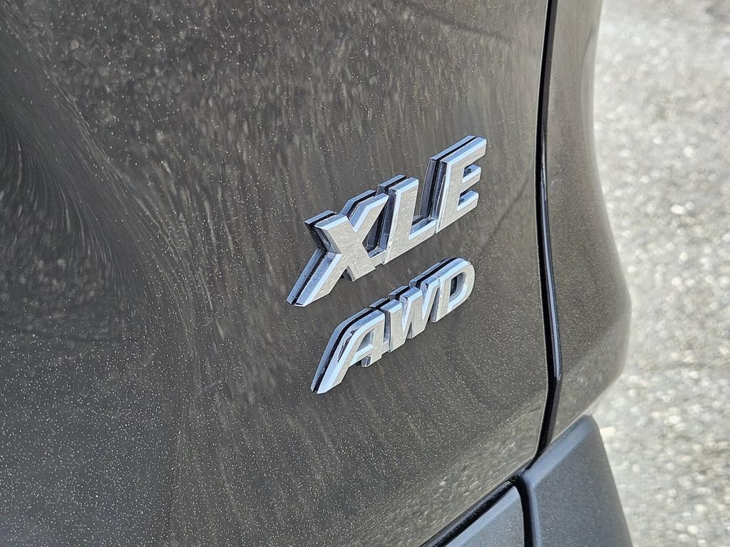 Used 2025 Toyota RAV4 XLE AWD/4WD image 15