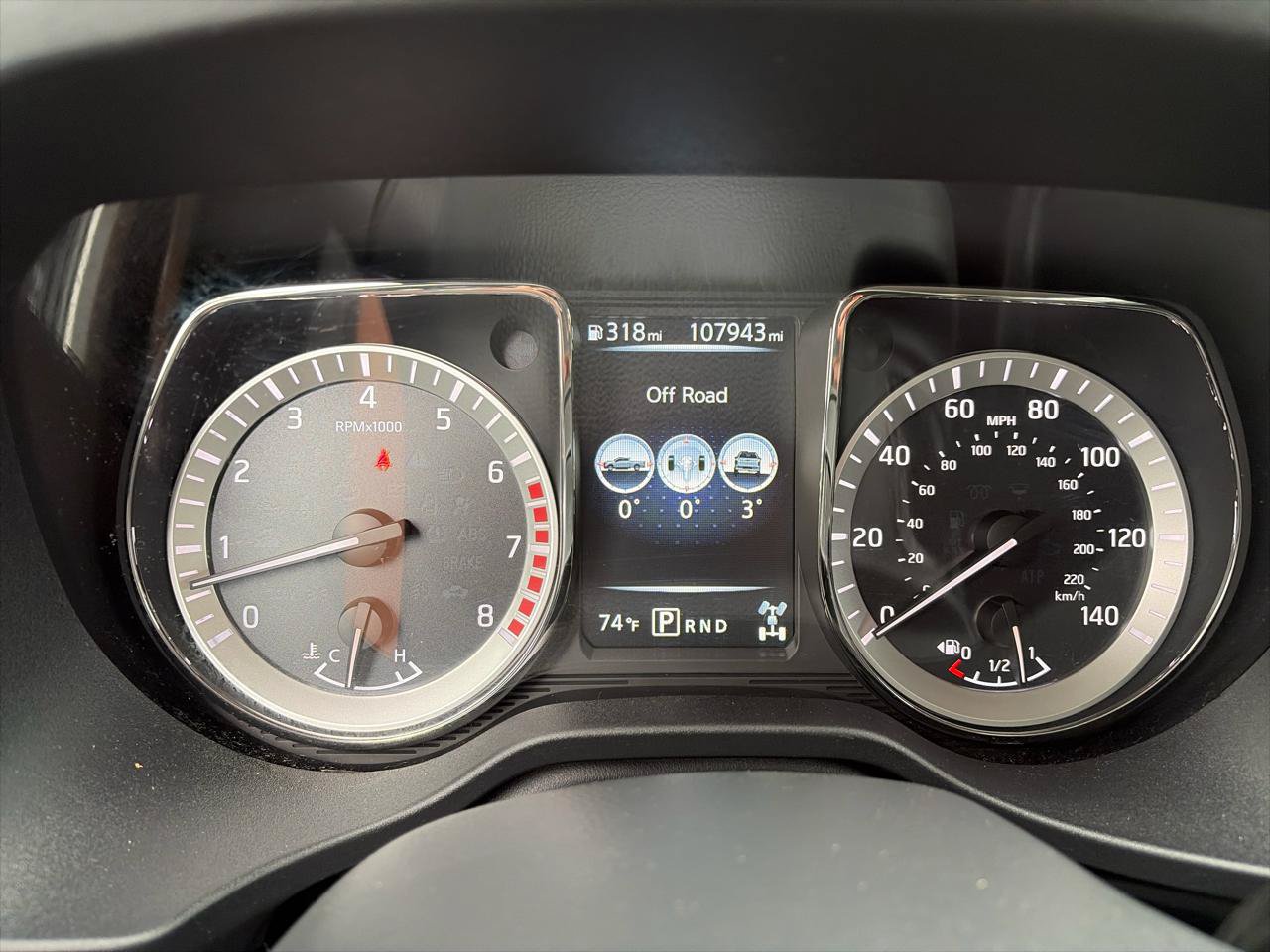 Used 2017 Nissan Titan SV AWD/4WD image 12
