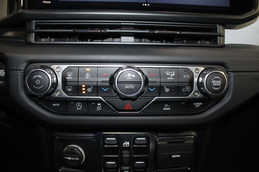 Used 2024 Jeep Wrangler Sahara image 51