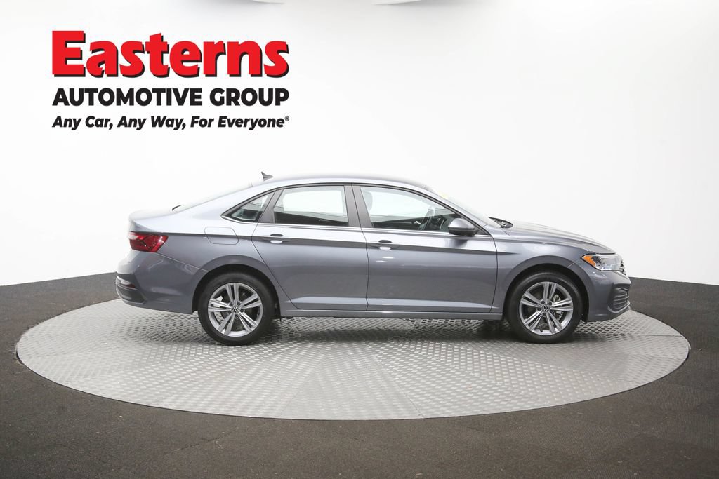 Used 2024 Volkswagen Jetta SE FWD image 39