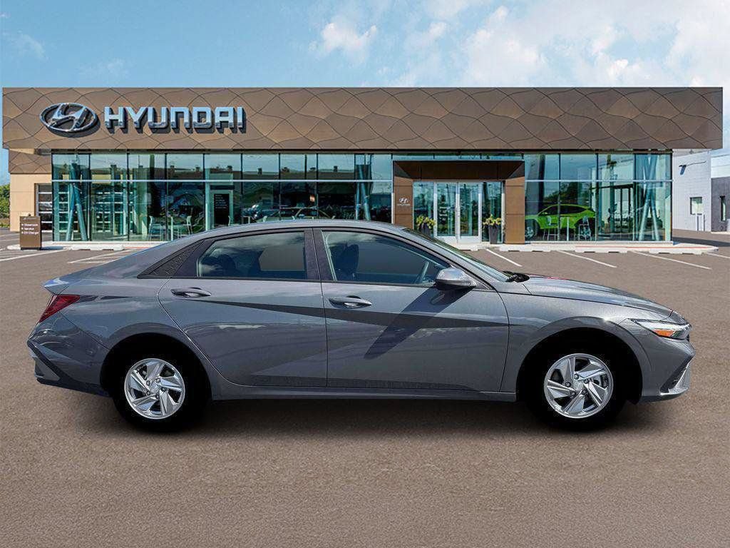 New 2026 Hyundai Elantra SE FWD image 9