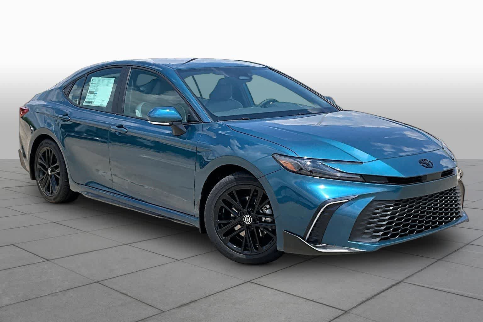 New 2026 Toyota Camry SE FWD image 2