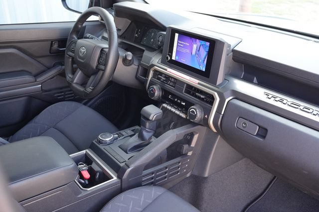 Used 2026 Toyota Tacoma SR5 AWD/4WD image 19