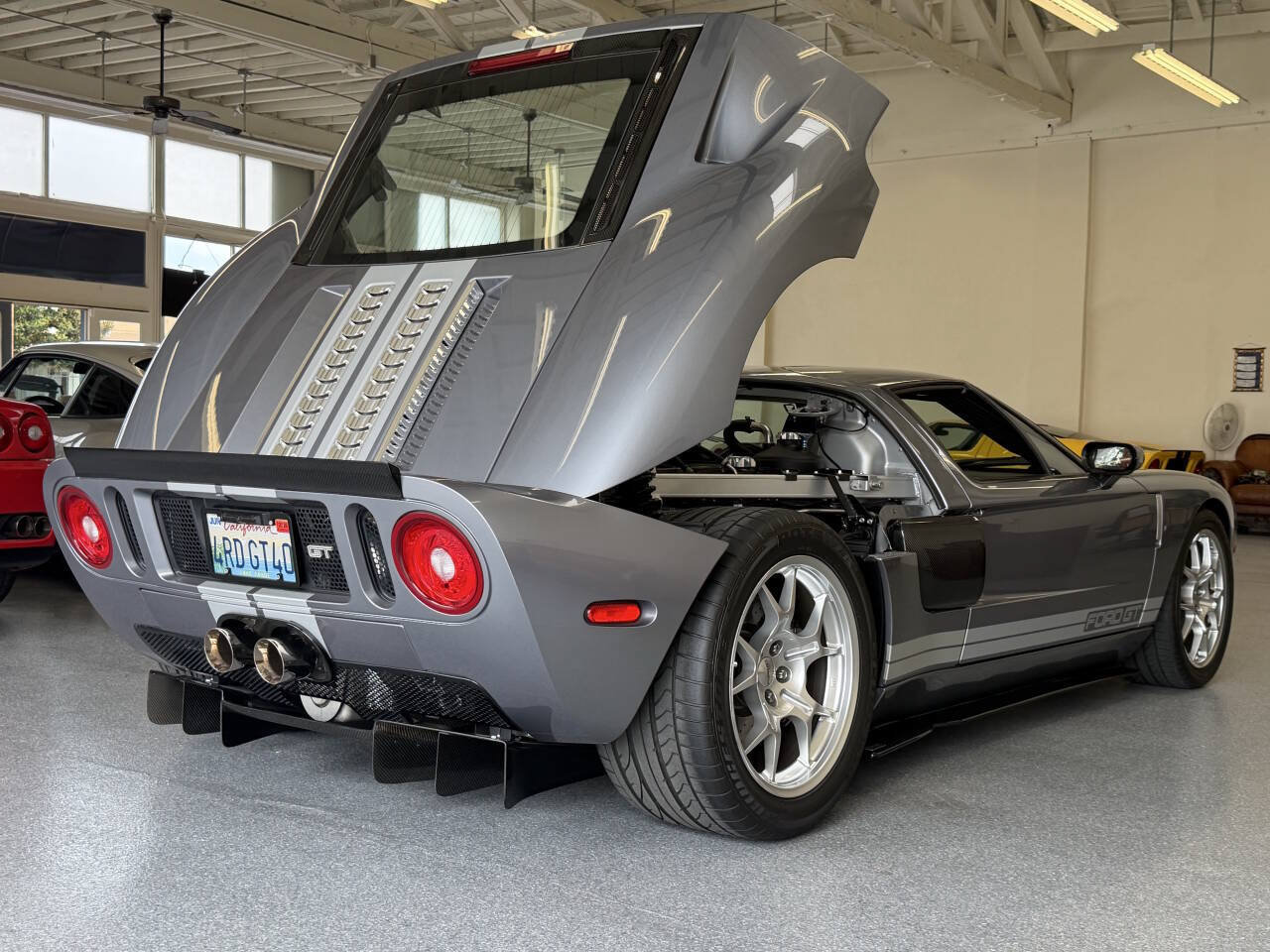 Used 2006 Ford GT RWD image 48