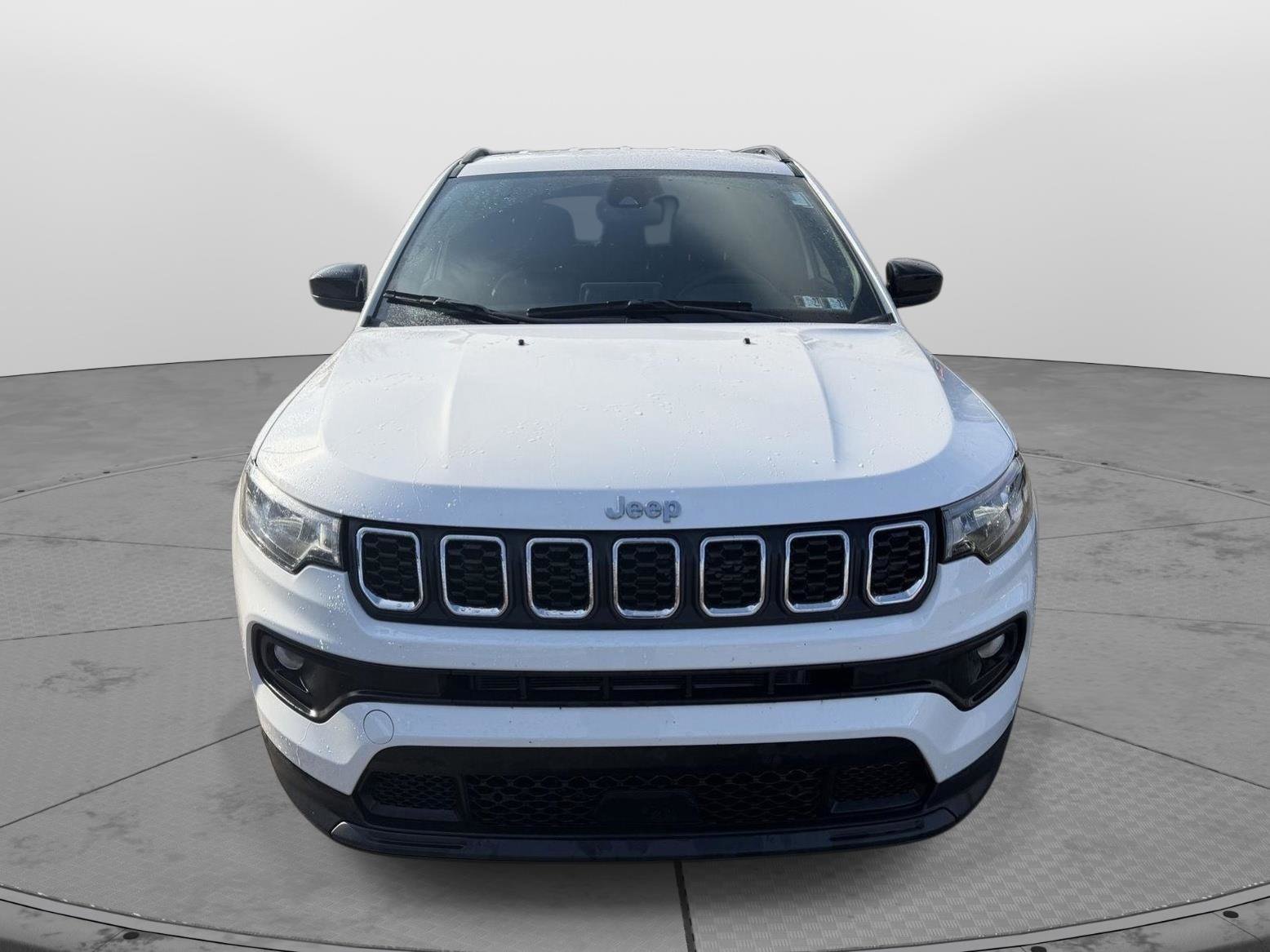 Used 2025 Jeep Compass Latitude image 5