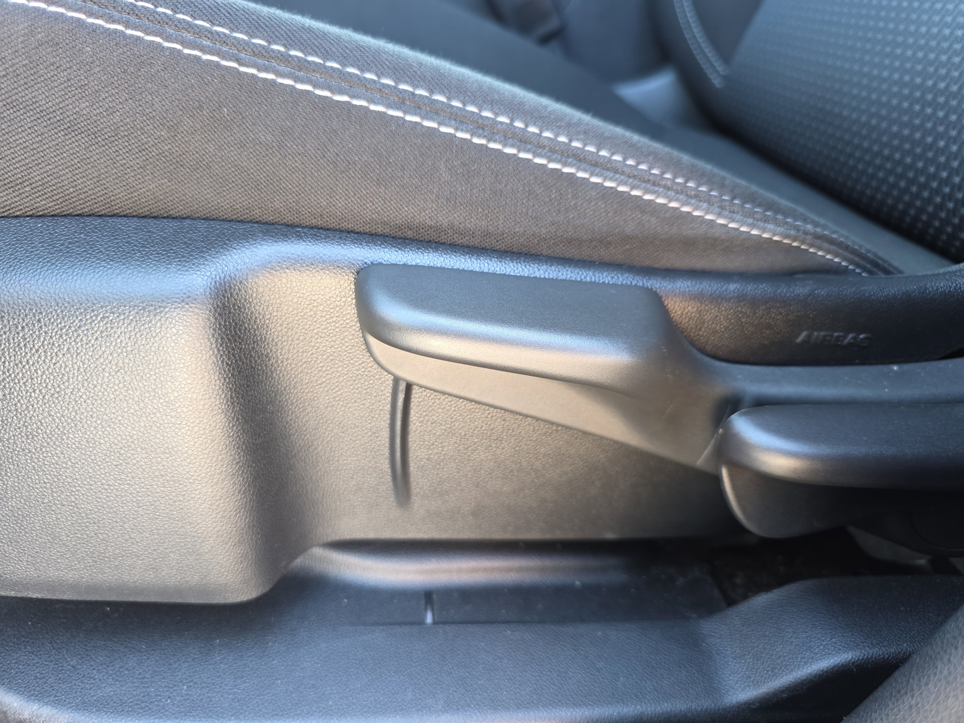 Used 2024 GMC Terrain SLE image 23