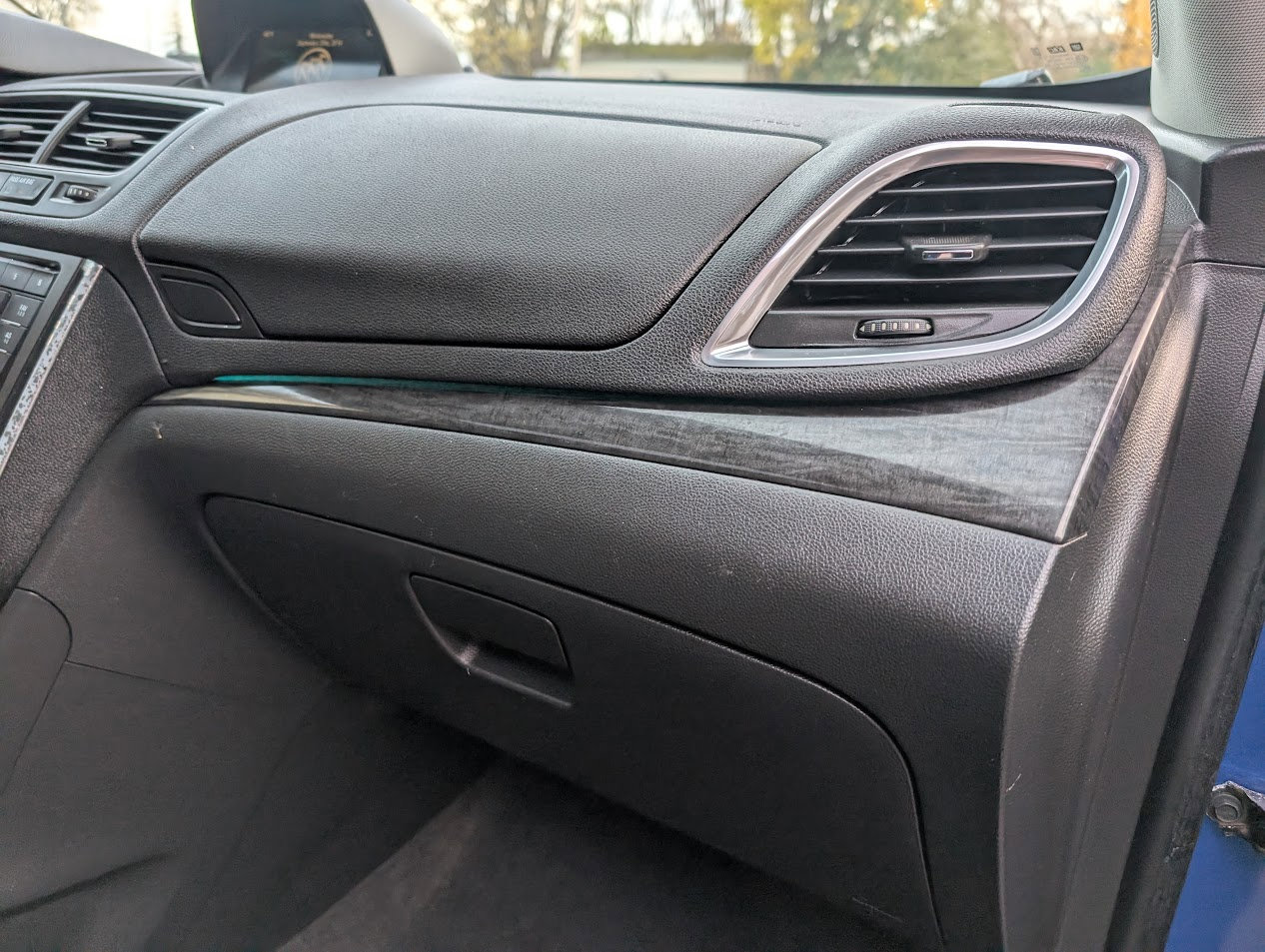 Used 2016 Buick Encore Sport Touring image 36