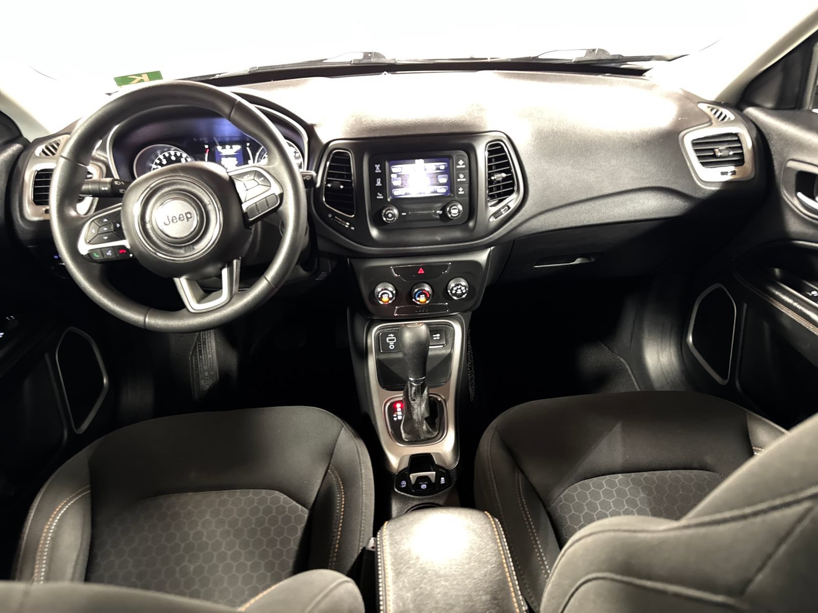 Used 2018 Jeep Compass Sport FWD image 4
