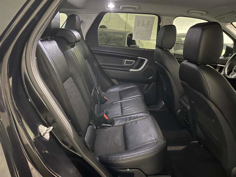 Used 2018 Land Rover Discovery Sport SE image 13