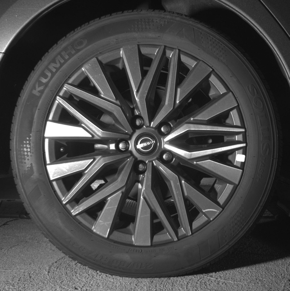 Used 2025 Nissan Altima 2.5 SV FWD image 15