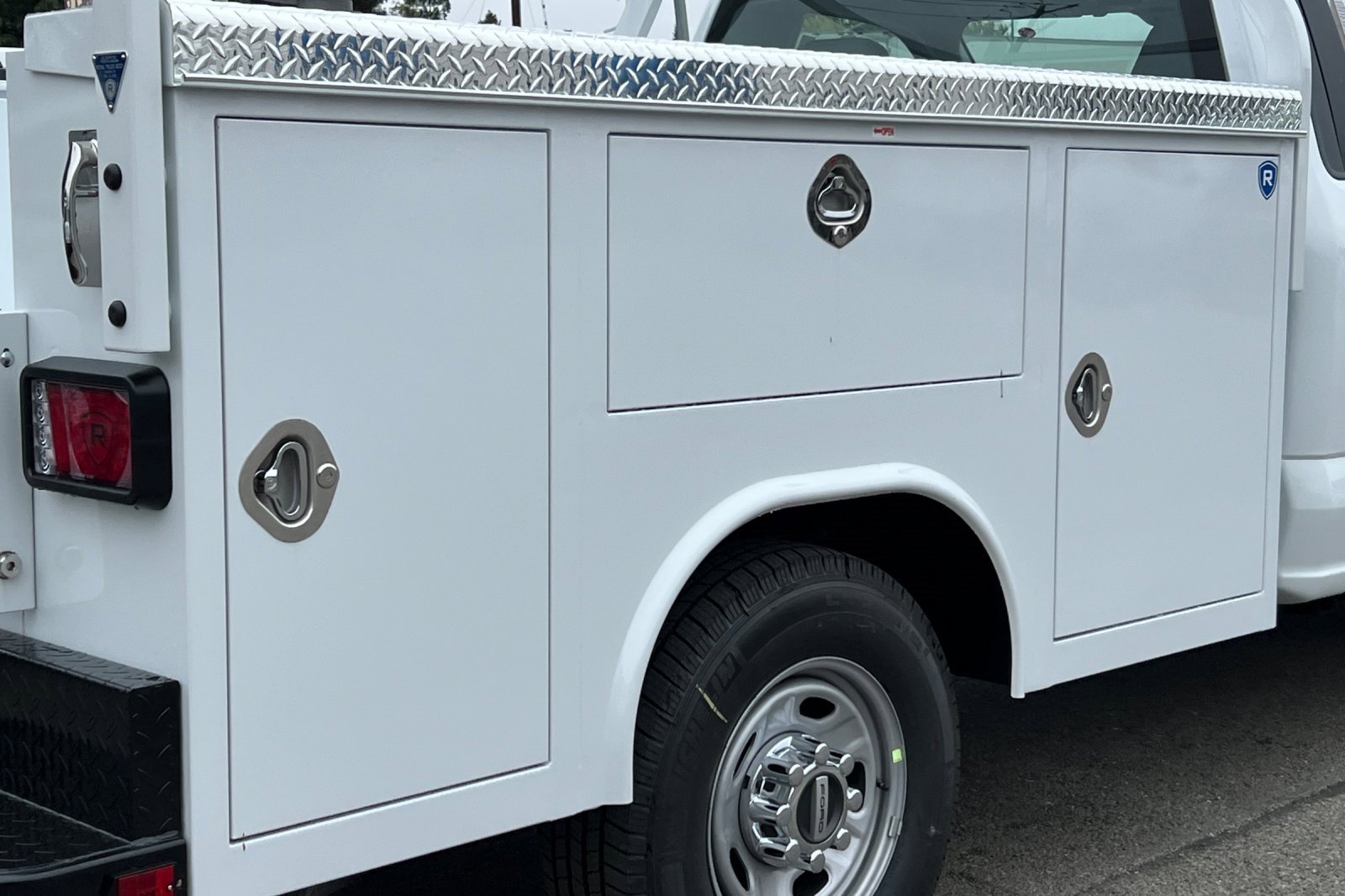 New 2026 Ford F250 XL w/ XL Chrome Package image 22