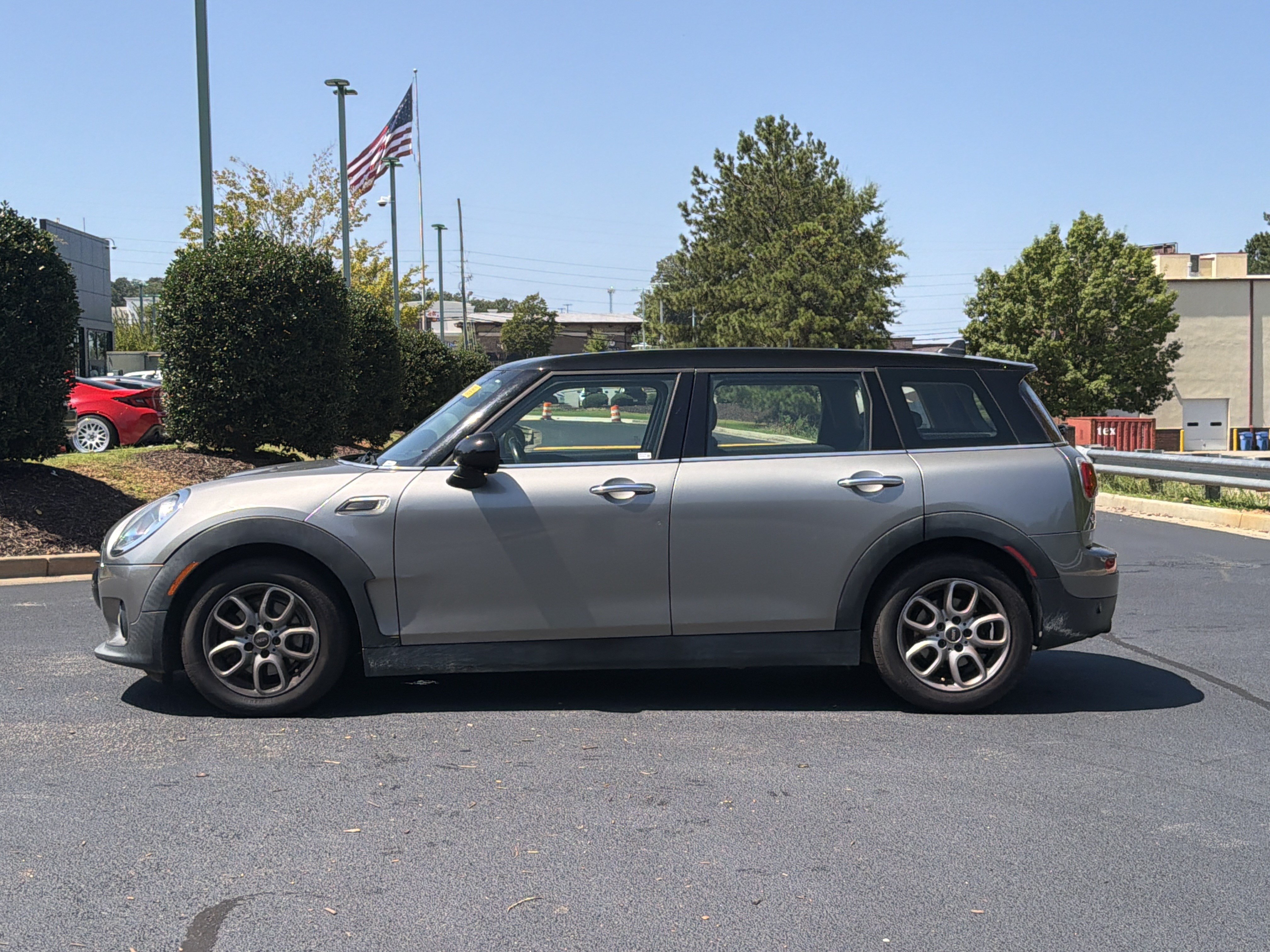 Used 2016 MINI Cooper Clubman FWD image 12