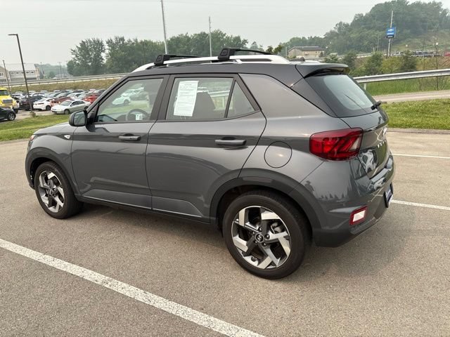 Used 2025 Hyundai Venue Limited FWD image 3