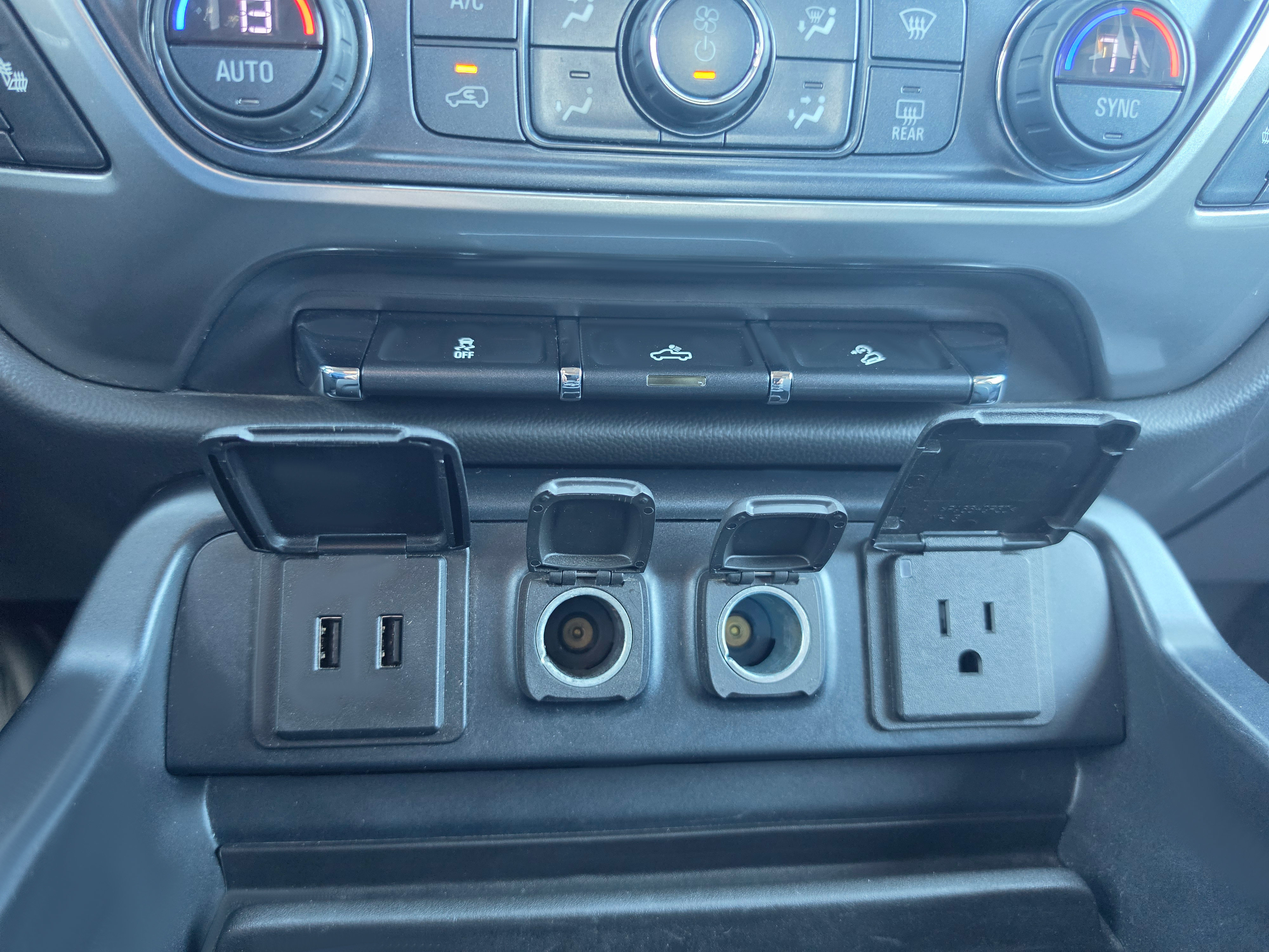 Used 2017 Chevrolet Silverado 1500 LT w/ All Star Edition AWD/4WD image 34
