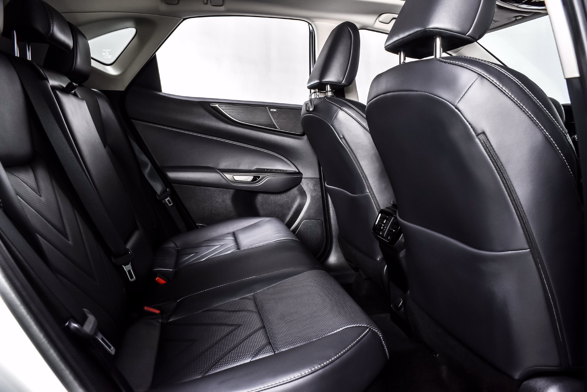 Used 2024 Lexus NX 350h AWD w/ Vision Package image 22