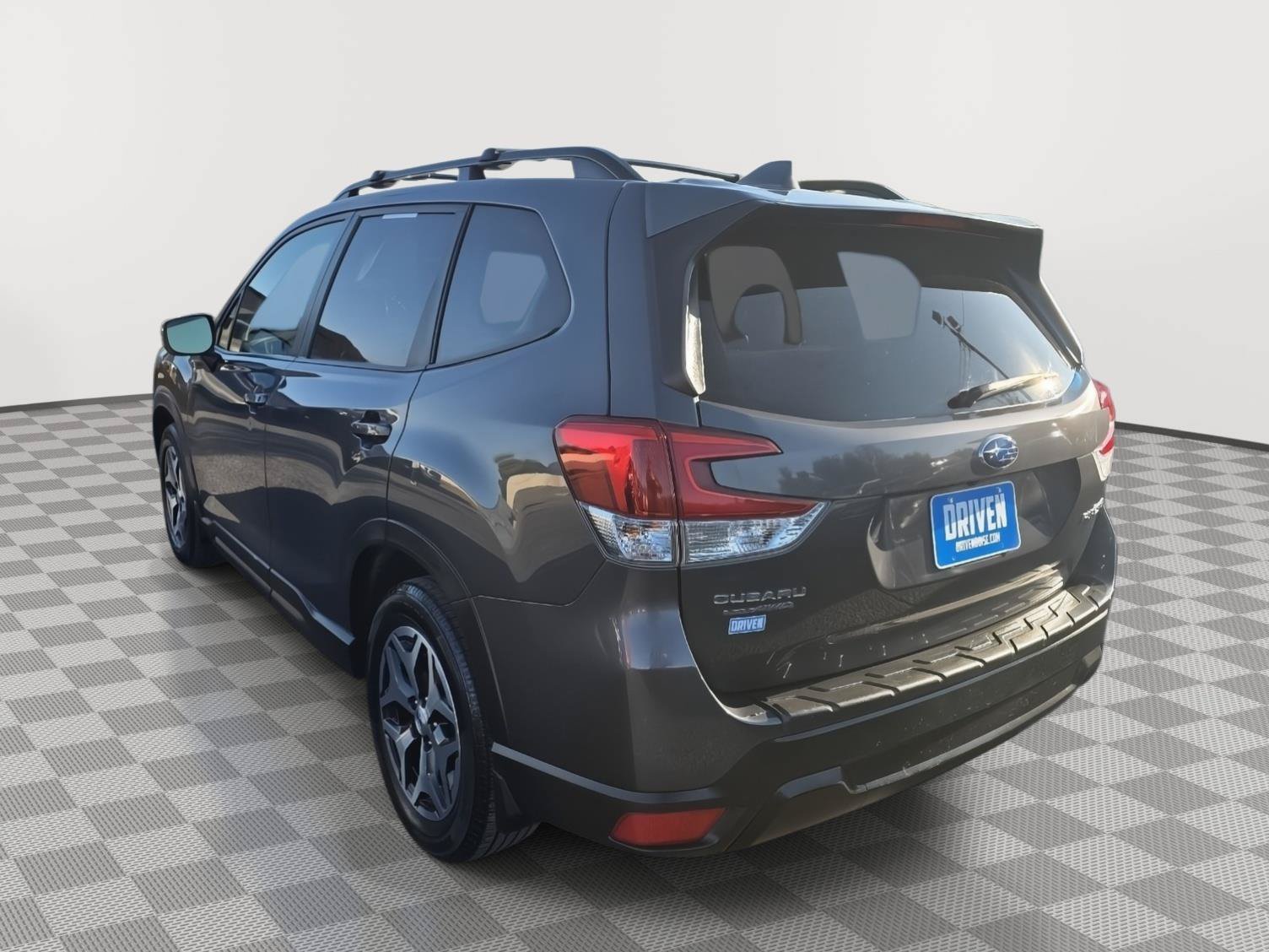 Used 2020 Subaru Forester Premium AWD/4WD image 6
