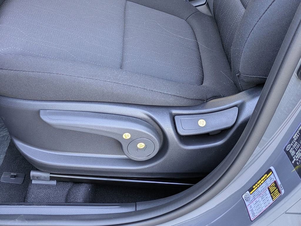 New 2026 Hyundai Venue SE image 15