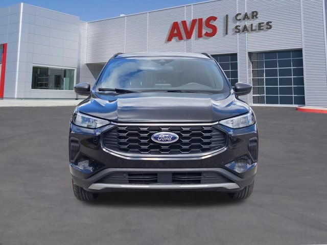 Used 2025 Ford Escape ST-Line AWD/4WD image 2