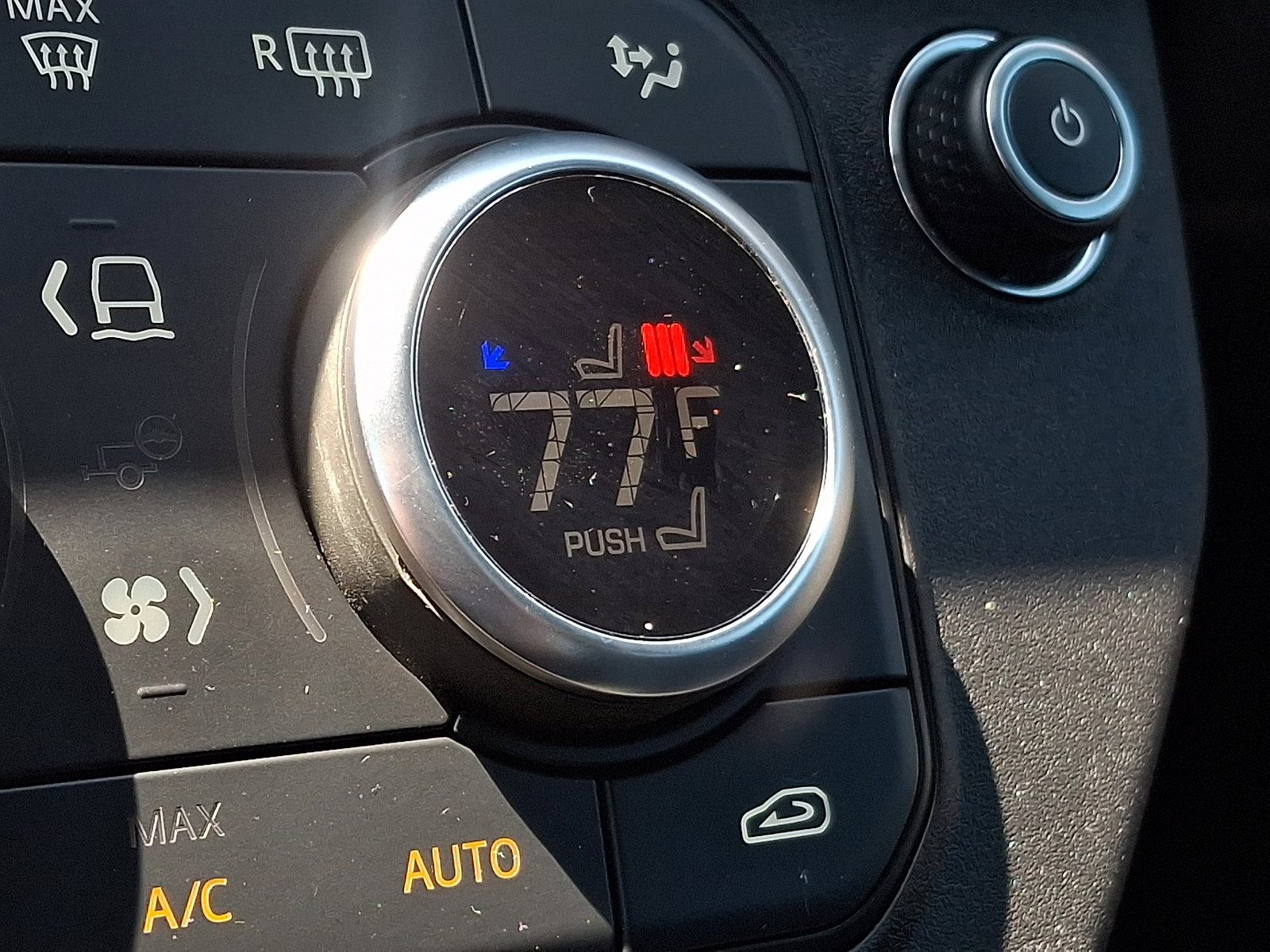 Used 2021 Land Rover Defender 110 X-Dynamic SE AWD/4WD image 25