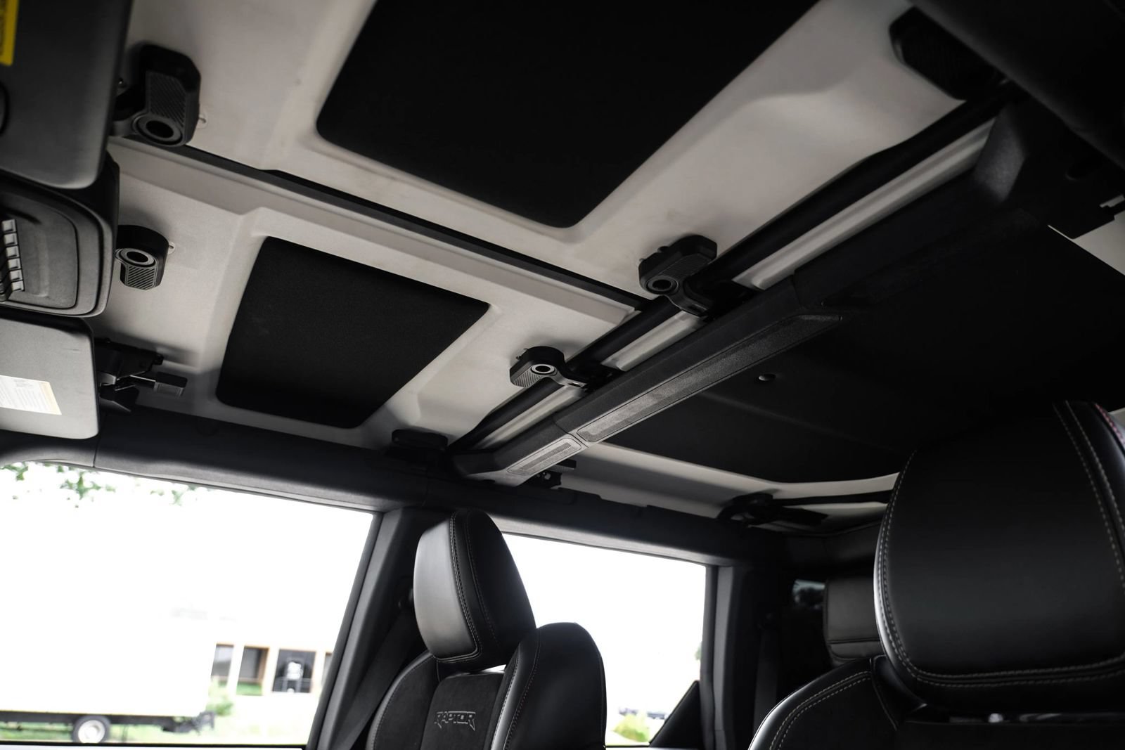 Used 2025 Ford Bronco Raptor w/ Interior Carbon Fiber Pack AWD/4WD image 34