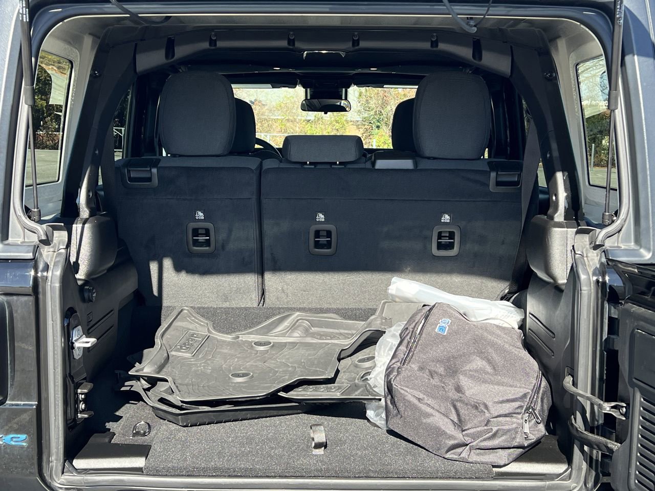 Used 2024 Jeep Wrangler Unlimited image 24